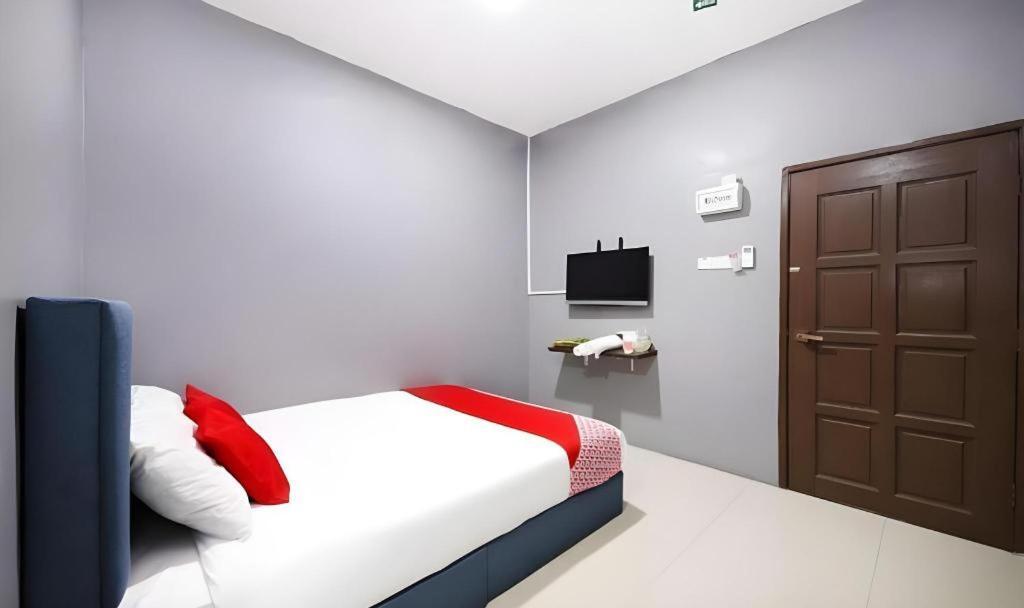 Hotel Iskandar Seri Iskandar Exterior photo